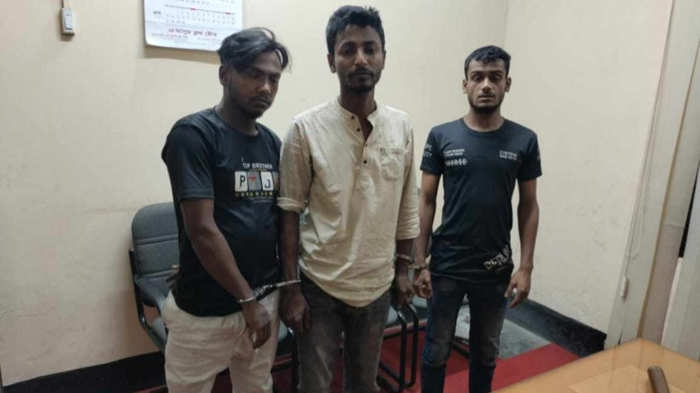 বগুড়ায় পুলিশ সদস্যের উপর হামলার ঘটনায় তিনজন গ্রেপ্তার