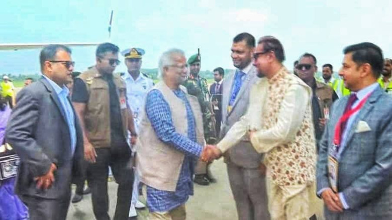 প্রথমবারের মতো নিজ জেলা চট্টগ্রামে প্রধান উপদেষ্টা ড. মুহাম্