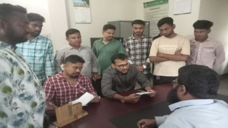 ৩১ দফার প্রচারণায় দৌলতপুর উপজেলা ছাত্রদলের নেতৃবৃন্দের