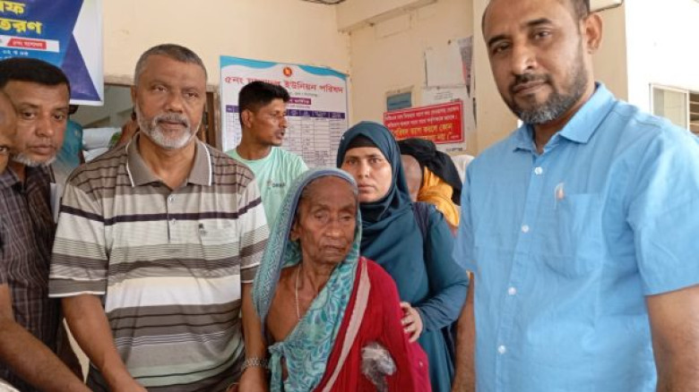 কিশোরগঞ্জে বিনামূল্যে ভিজি এফ খাদ্য শস্য দশ কেজি( চাল)  বিত