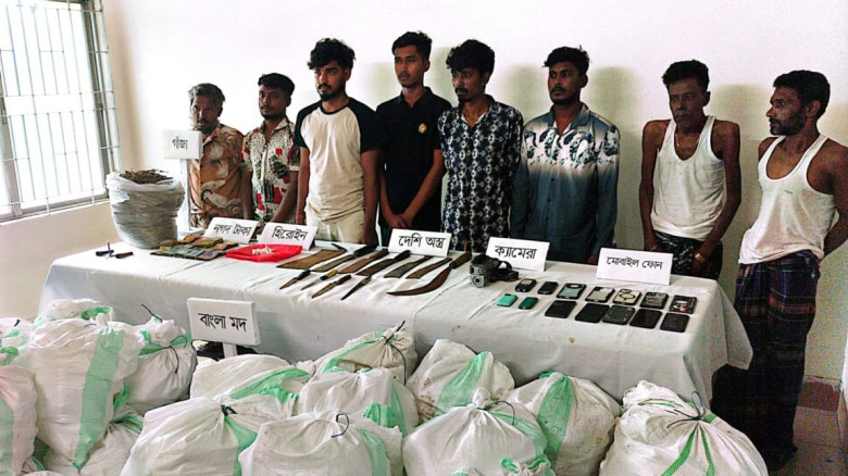 বগুড়া চকসূত্রাপুরে রাতভর সেনাবাহিনীর মাদকবিরোধী অভিযান