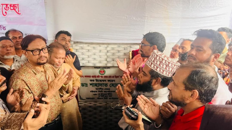 ৮নং শুলকবহর ওয়ার্ডস্থ রমজু মিয়া লেইন এর উন্নয়ন কাজের উদ্বোধন