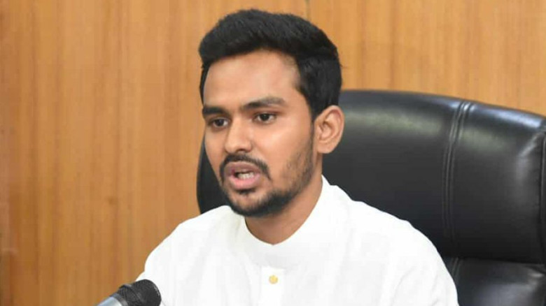 উপদেষ্টা আসিফের উদ্যোগে একদিনেই ৪৪টি লাইব্রেরি চালু
