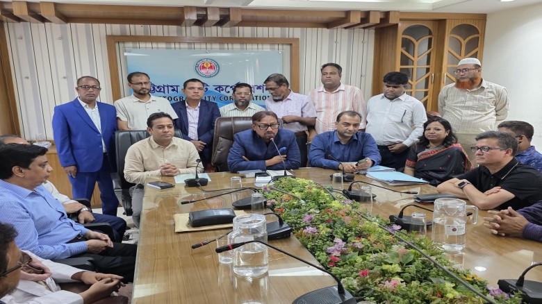 দীর্ঘদিনের অস্থায়ী ২৯৫ জনকে যাচাই করে   স্থায়ী করলেন মেয়র