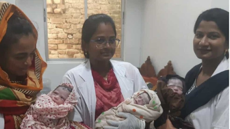 নড়াইলের লোহাগড়ায় তিন কন্যার জন্ম দিলেন গৃহবধূ আলপনা খানম