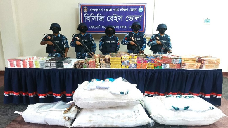ভোলায় অবৈধ কারেন্ট জাল ও বিদেশি সিগারেটসহ বিপুল পণ্য জব্দ কর