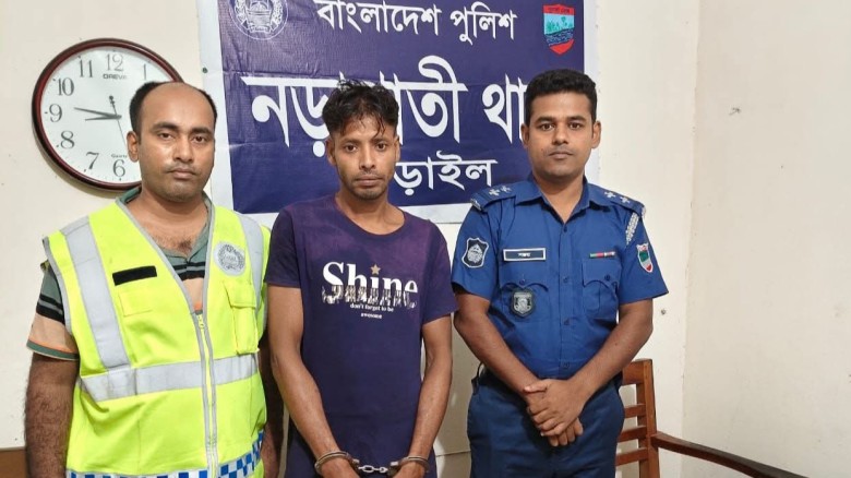 নড়াইলের নড়াগাতী থানার  ওসি আশিকুর রহমানের নেতৃত্বে ইয়াবা 