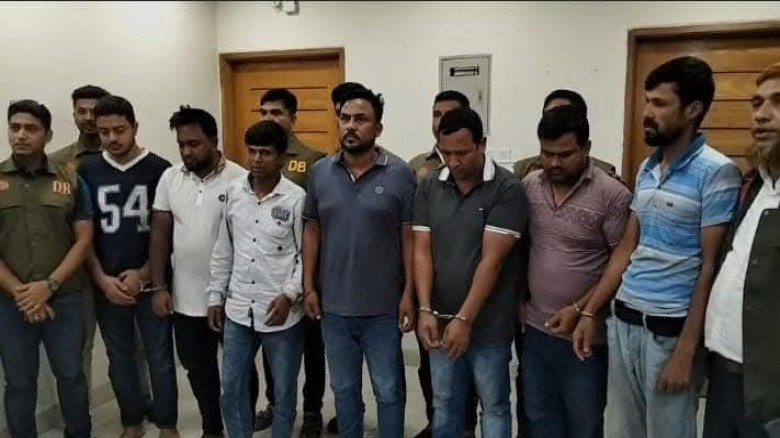 বাগেরহাটে রাতভর ডাকাতি হওয়া মালামাল'সহ আটক-৯