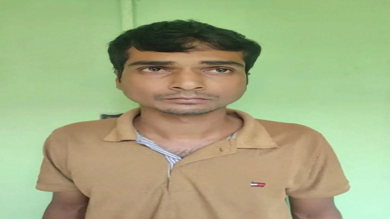 ২ মাস পর স্কুল ছাত্রীকে ঢাকা গাজীপুর থেকে  উদ্ধার  কাহারোলে 