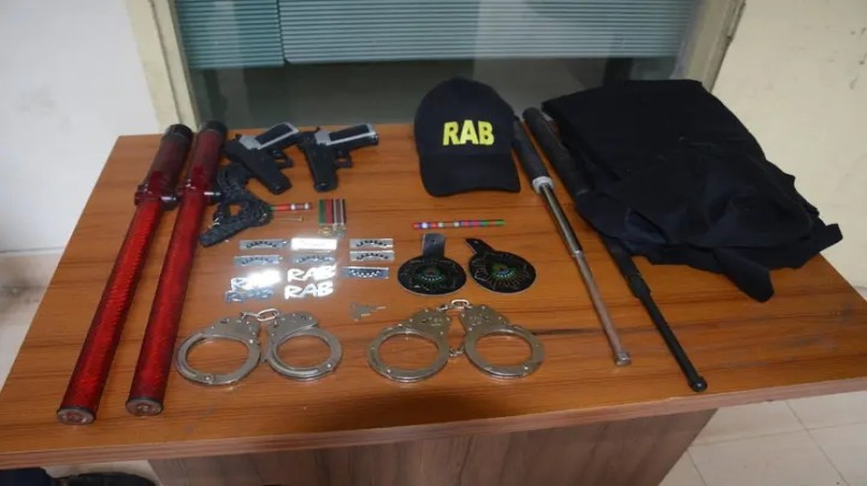 দলের আট সক্রিয় সদস্যকে গ্রেফতার করেছে শাহবাগ থানা পুলিশ