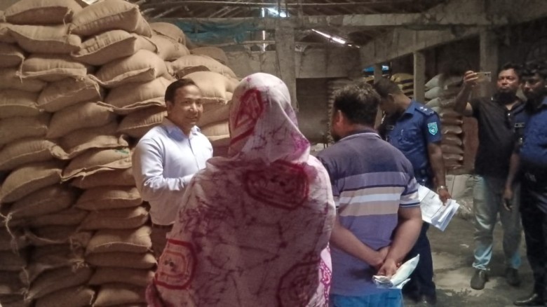 জনগনকে বোকা ভেবেছে চাল কালোবাজারি সিন্ডকেট।