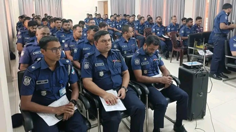 খুলনা রেঞ্জে সামাজিক যোগাযোগ মাধ্যম ব্যবহার নিয়ে পুলিশের বি