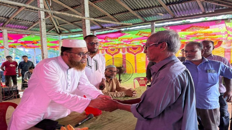 কুড়িগ্রাম রাজারহাটে দূর্গোৎসবে সনাতন ধর্মাবলম্বীদের সাথে আলহাজ্ব সোহেল হোসাইন কায়কোবাদ-এর শুভেচ্ছা ব...