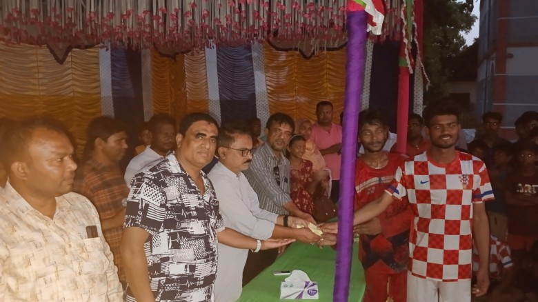 বীরগঞ্জে উৎকর্ষ ৫২২০ ফুটবল টুর্নামেন্ট অনুষ্ঠিত