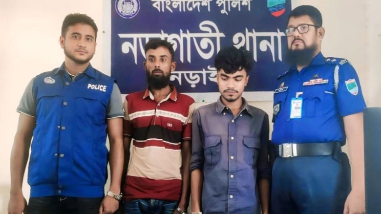 নড়াইলের নড়াগাতী থানার ওসি আশিকুর রহমানের নেতৃত্বে ইয়াবা ট