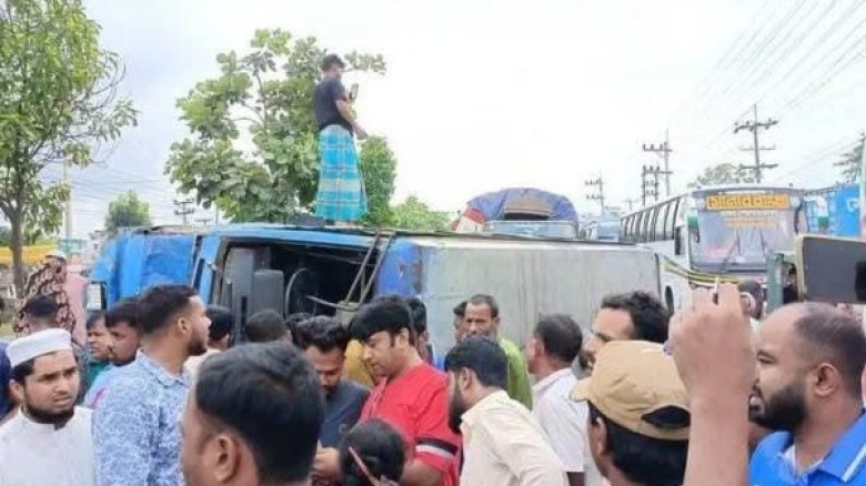 ভালুকায় দুই ঘণ্টার ব্যবধানে পৃথক সড়ক দুর্ঘটনায় আহত ছয়